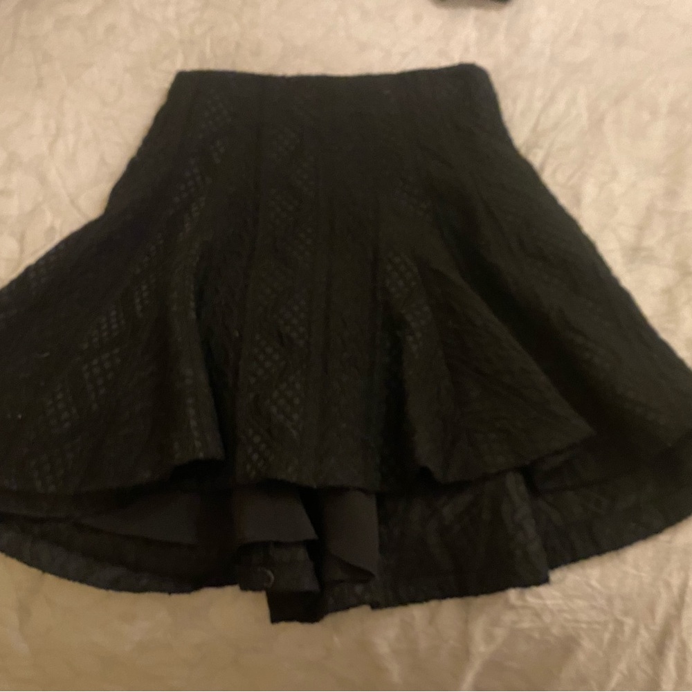 Alice + Olivia lined skirt with exposed back zip, size 0